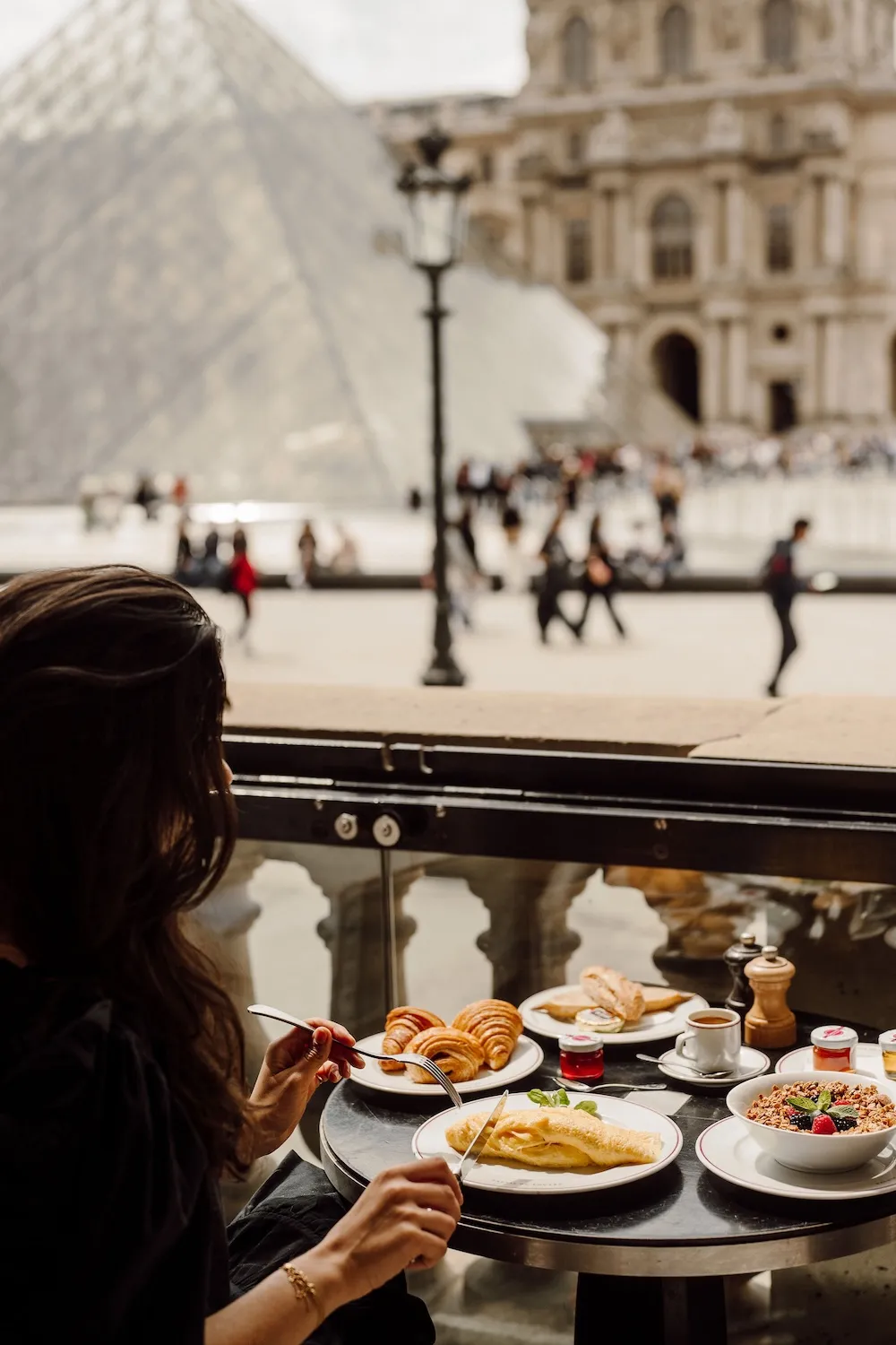 Cafes and Shopping at the Louvre